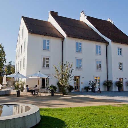 Hotel Im Schlosspark Binningen Exterior photo