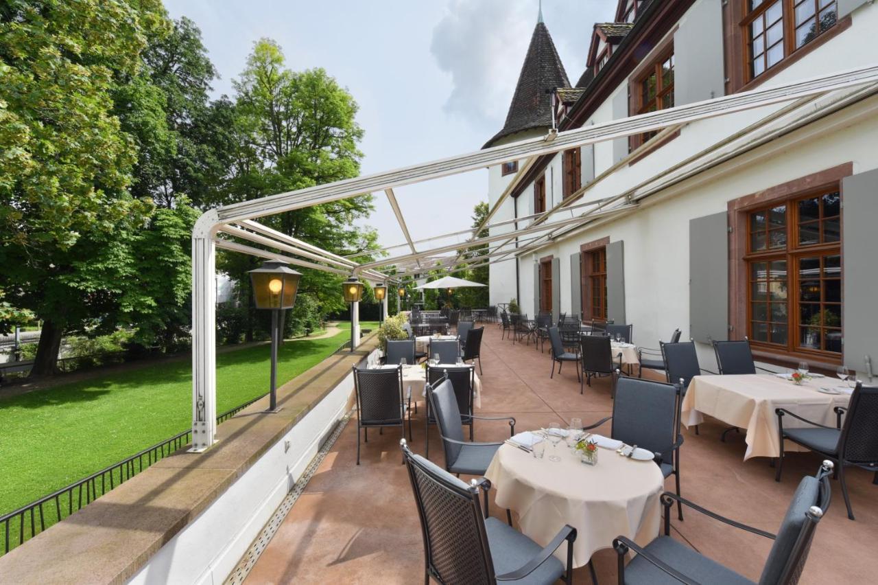 Hotel Im Schlosspark Binningen Exterior photo