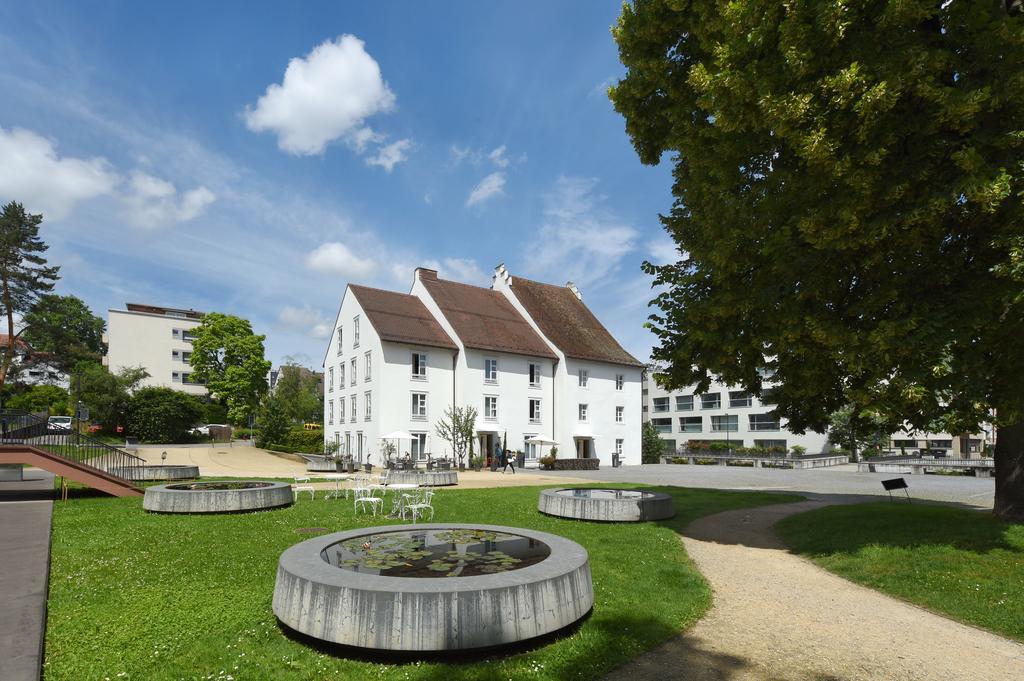Hotel Im Schlosspark Binningen Exterior photo
