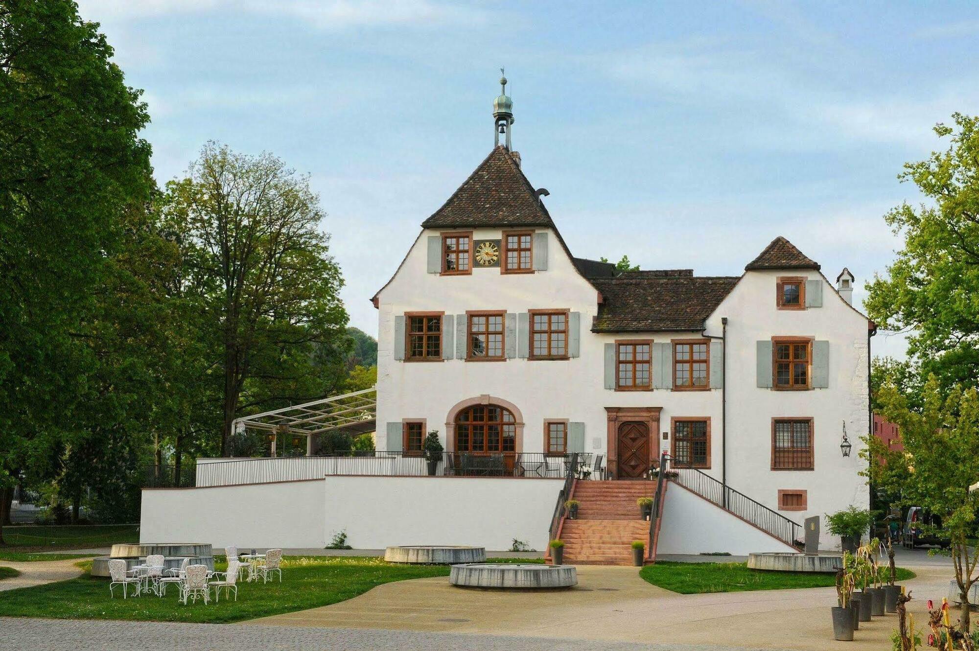 Hotel Im Schlosspark Binningen Exterior photo